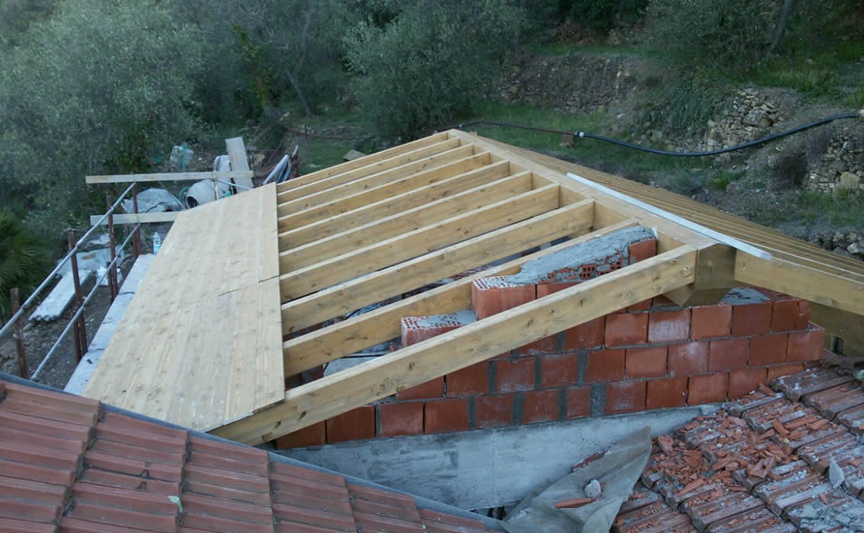 Immagine di un tetto in legno